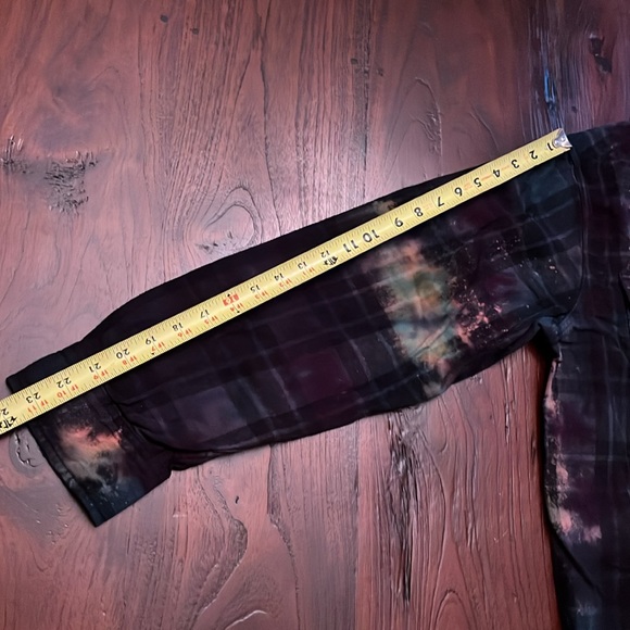 Upcycled George Tie-Dye Flannel Women’s Button Down Shirt Size Large - Picture 5 of 6
